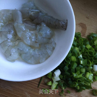 蚝油菠菜虾仁面的做法步骤：3