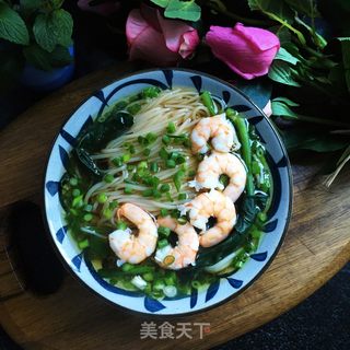 蚝油菠菜虾仁面的做法步骤：9