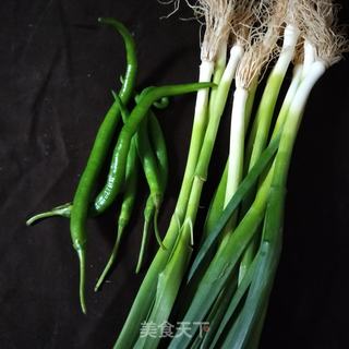 蒜香青椒回锅肉的做法步骤:2