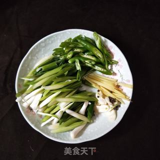 蒜香青椒回锅肉的做法步骤:3