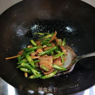 蒜香青椒回锅肉的做法步骤:12
