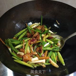 蒜香青椒回锅肉的做法步骤:13