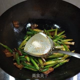 蒜香青椒回锅肉的做法步骤:15