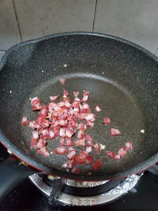菠萝腊肠炒饭的做法步骤:5