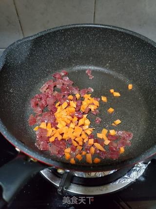 菠萝腊肠炒饭的做法步骤:6