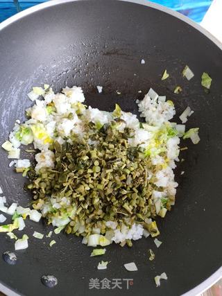 香椿炒饭的做法步骤:3