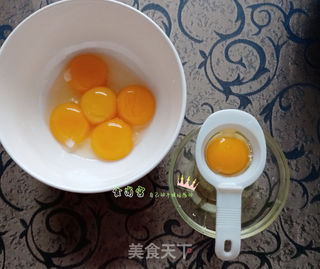 完美不塌陷的蒸锅蒸8寸戚风蛋糕 详细步骤 的做法步骤:2