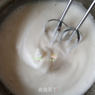 完美不塌陷的蒸锅蒸8寸戚风蛋糕 详细步骤 的做法步骤:6