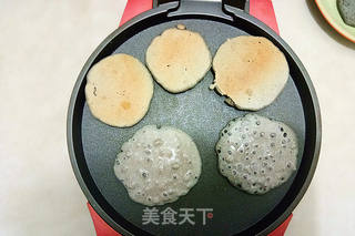 红豆杂粮饼的做法步骤:7