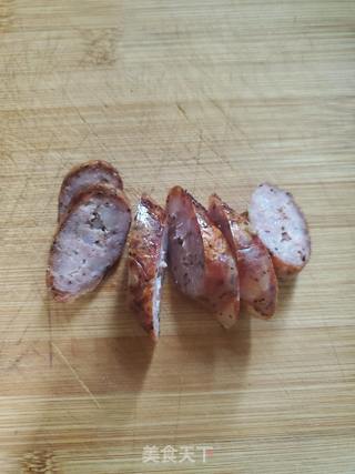 黑椒香肠煮乌冬面的做法步骤:2