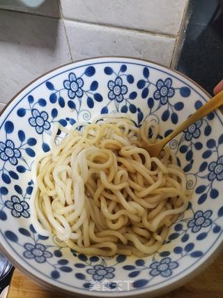 黑椒香肠煮乌冬面的做法步骤:6