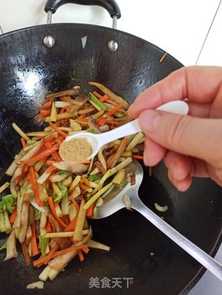 肉丝杂菜煮莜面的做法步骤:4