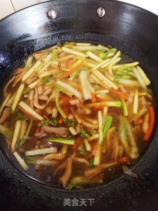 肉丝杂菜煮莜面的做法步骤:6