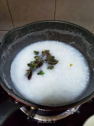 皮蛋瘦肉菜粥的做法步骤:5
