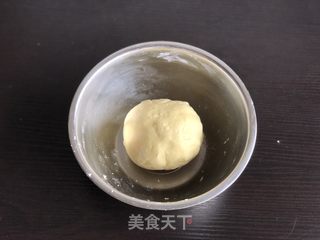 酥掉渣蛋黄小馒头的做法步骤：11