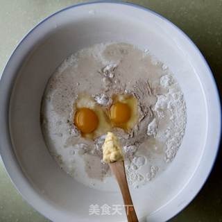 火腿蔬菜披萨的做法步骤:4