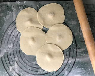 苜蓿鸡肉包子的做法步骤:11