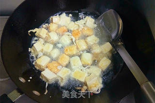 奶香爆豆腐的做法步骤:7