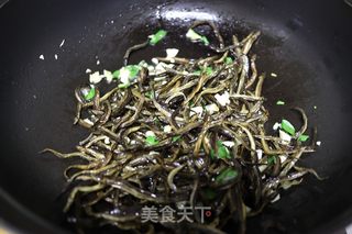 香辣泥鳅干的做法步骤：4