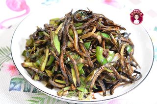 香辣泥鳅干的做法步骤:9