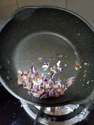 香肠豌豆蛋炒饭的做法步骤:5