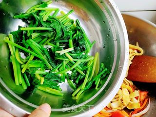 豆皮炒菠菜的做法步骤:7