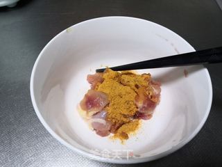 奥尔良鸡肉披萨的做法步骤:3