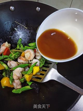 彩椒芦笋炒虾仁的做法步骤:10