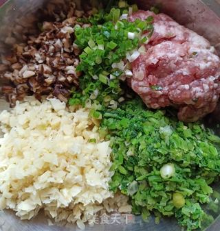 三鲜肉饺的做法步骤:2