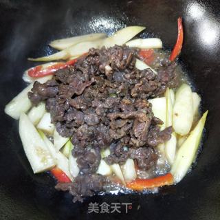 牛肉炒茭白的做法步骤：10