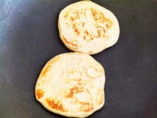 全麦发面饼的做法步骤:13