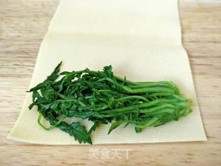 荠菜干豆腐卷的做法步骤:5