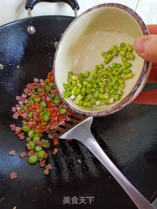 培根芦笋蛋炒饭的做法步骤:4