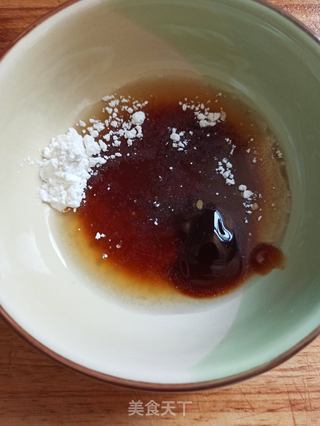 广式腊肠炒芦笋的做法步骤:2