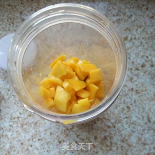 芒果牛奶饮的做法步骤：2