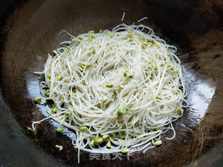 豆芽韭菜炒粉丝的做法步骤:5