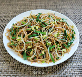 豆芽韭菜炒粉丝的做法步骤:8