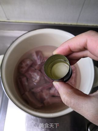 酸菜粉条炖排骨的做法步骤:2