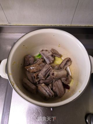 酸菜粉条炖排骨的做法步骤:13