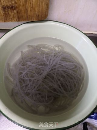 酸菜粉条炖排骨的做法步骤:18