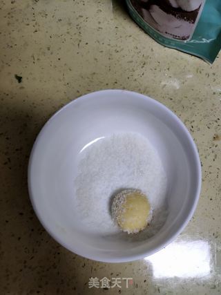奶香椰蓉球的做法步骤：5