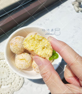 奶香椰蓉球的做法步骤：11