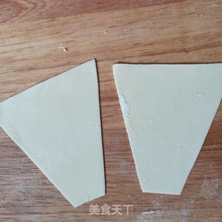 三种荠菜鲜肉馄饨的包法的做法步骤:4