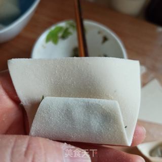 三种荠菜鲜肉馄饨的包法的做法步骤:10