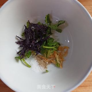 三种荠菜鲜肉馄饨的包法的做法步骤:18