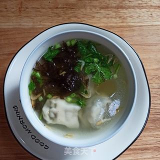 三种荠菜鲜肉馄饨的包法的做法步骤:19