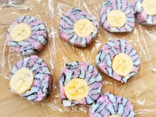 香蕉寿司卷的做法步骤:10