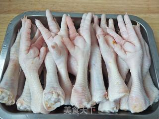 “ 酸辣美食 ”无骨鸡爪的做法步骤:2