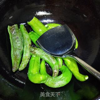 酱爆虎皮椒的做法步骤：4