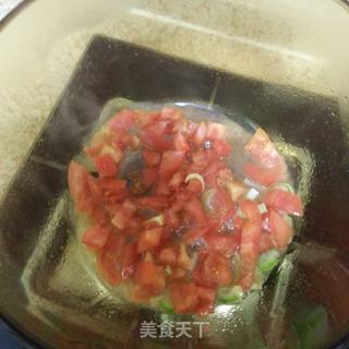 菠菜西红柿鸡蛋面的做法步骤：3